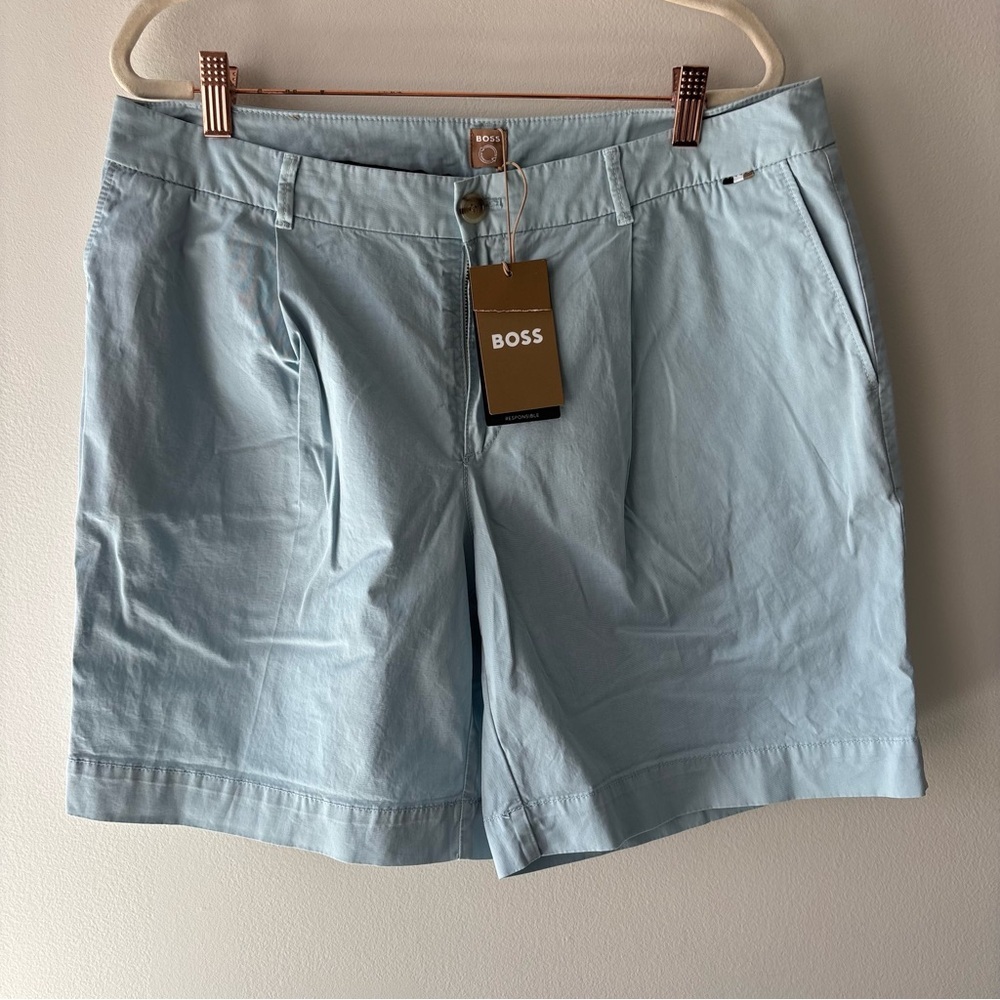 Hugo BOSS Light‎ Blue Shorts Pleated Front Sz US 12/34 NWT